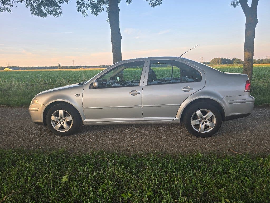 VOLKSWAGEN JETTA 2009