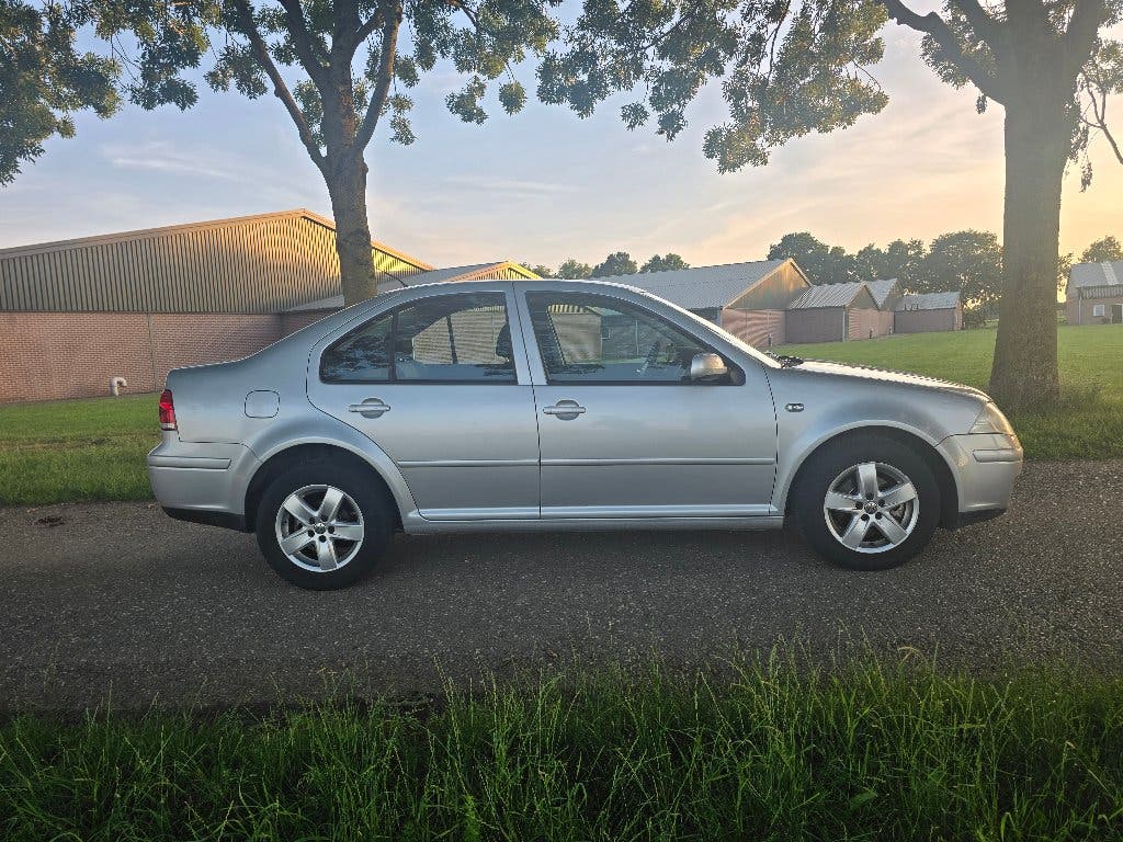 VOLKSWAGEN JETTA 2009