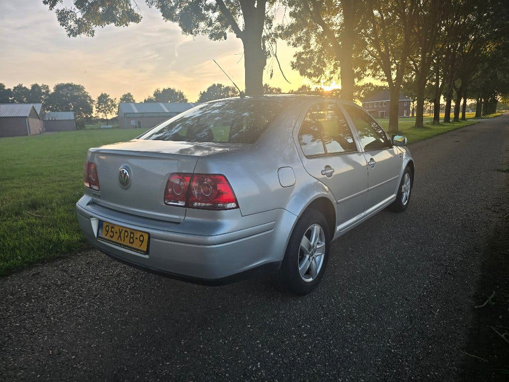VOLKSWAGEN JETTA 2009