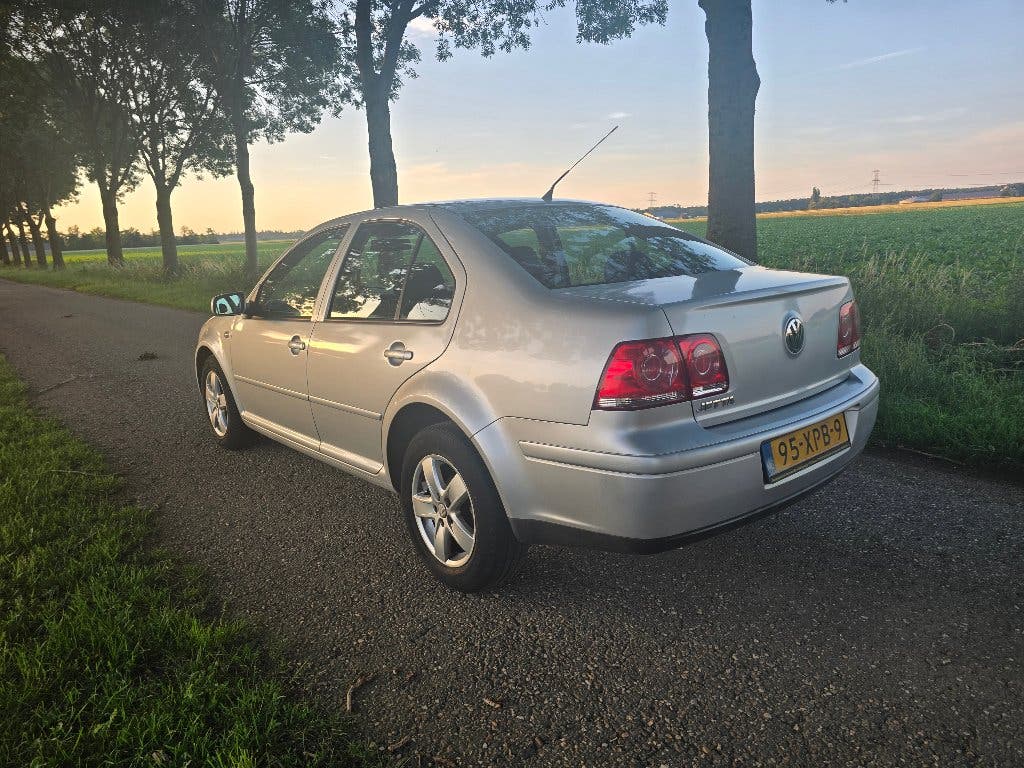 VOLKSWAGEN JETTA 2009