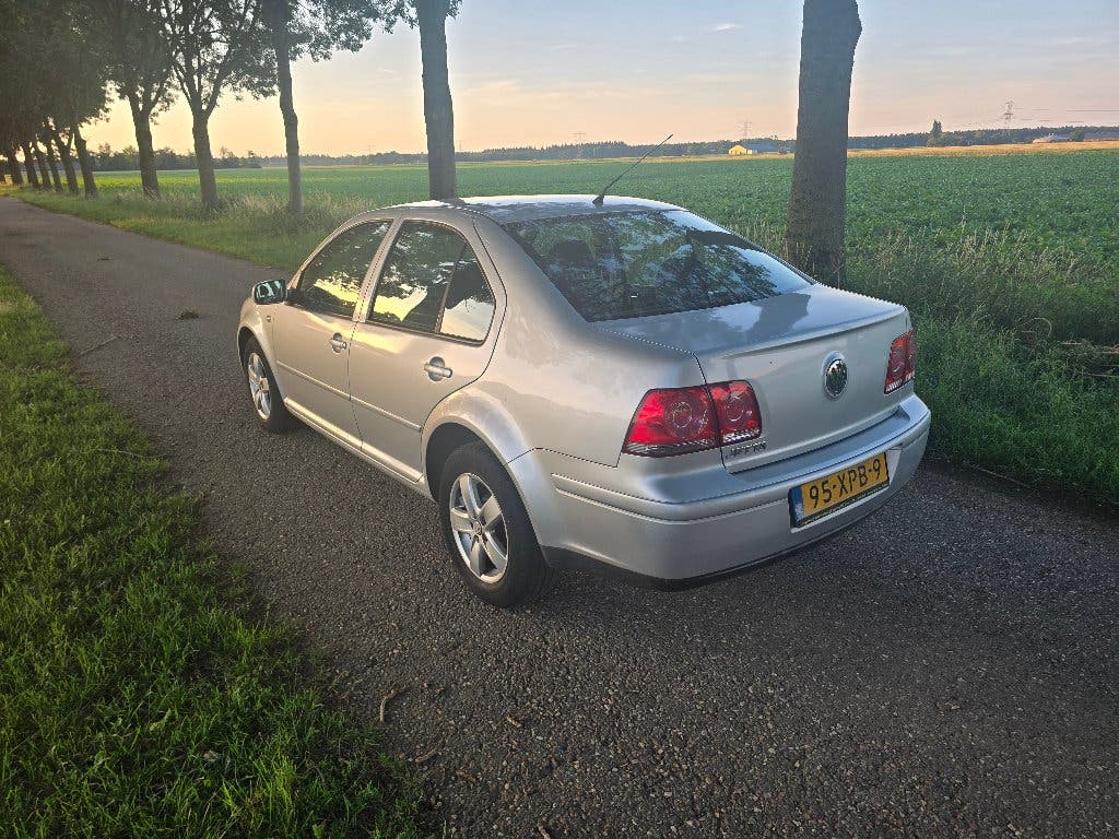 VOLKSWAGEN JETTA 2009