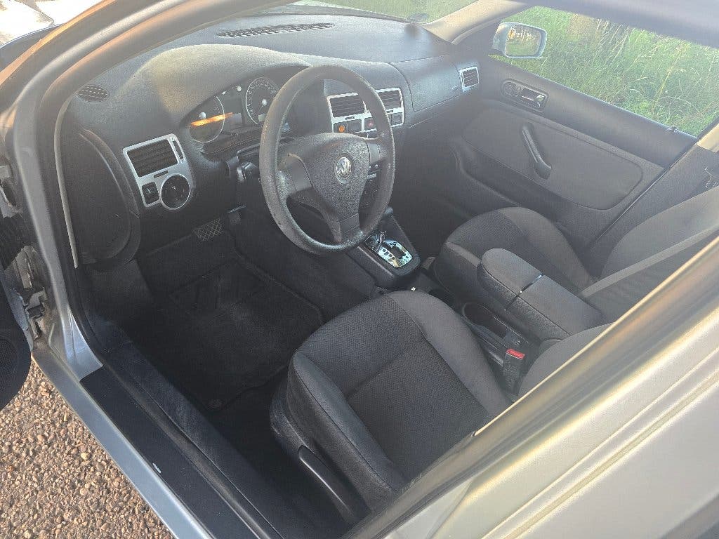 VOLKSWAGEN JETTA 2009