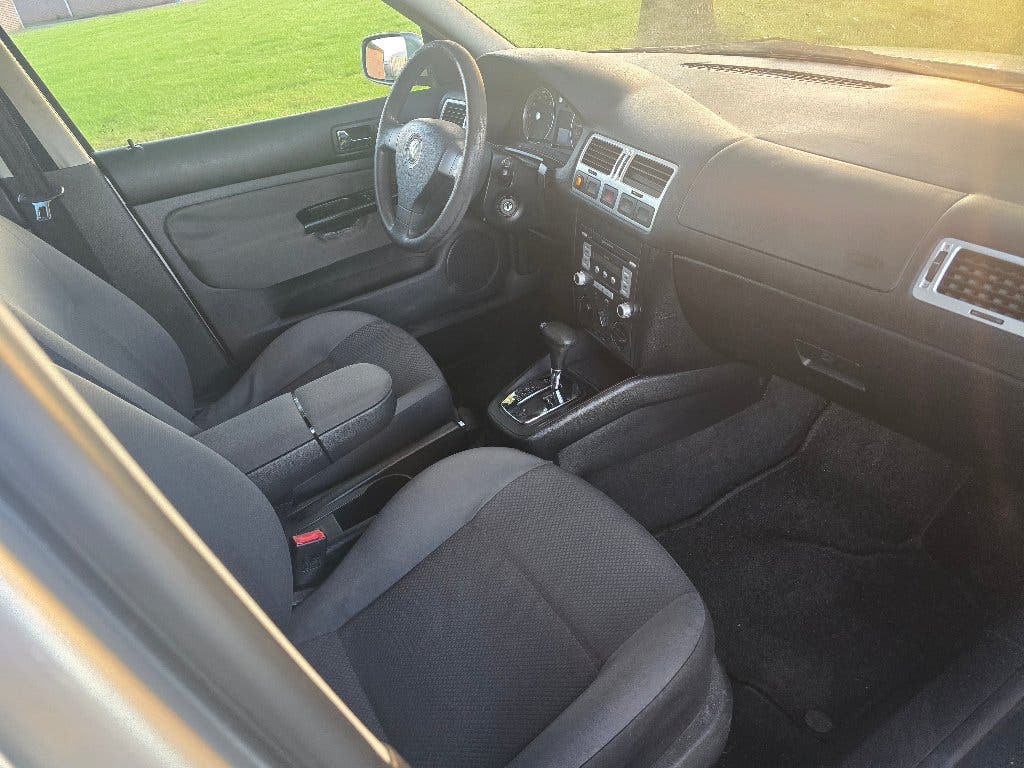 VOLKSWAGEN JETTA 2009